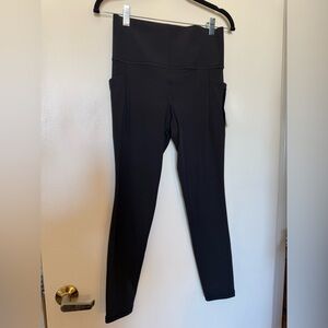 NWT Athleta Salutation Stash Tipped Tight Leggings with Pockets in Mefium